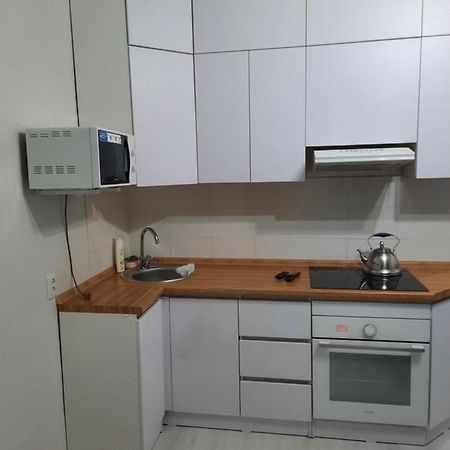 Кошкарбаева 45 Б Apartamento Astana Exterior foto